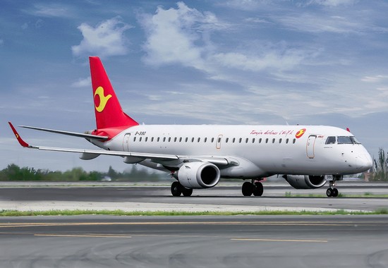 самолет Tianjin Airlines